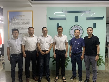 江苏泰州市人才科技专员驻川渝片区工作组领导一行到商会走访交流